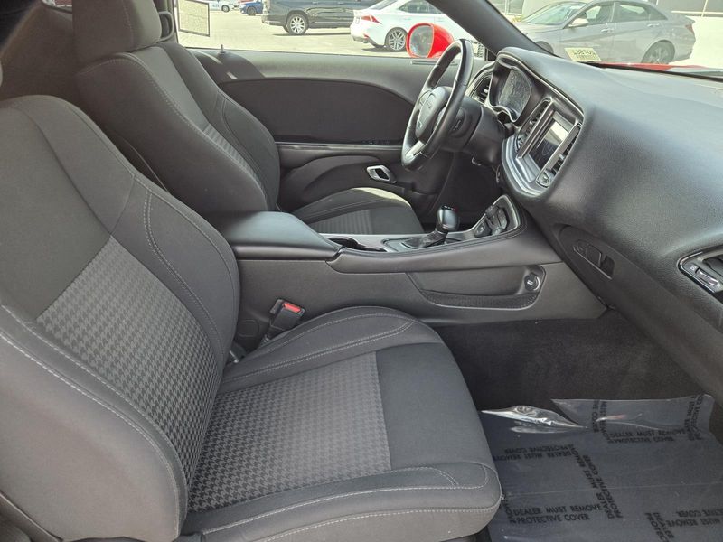 Used 2019 Dodge Challenger SXT RWD