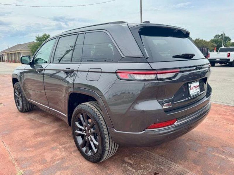 New 2026 Jeep Grand Cherokee Limited Reserve 4x4Image 8