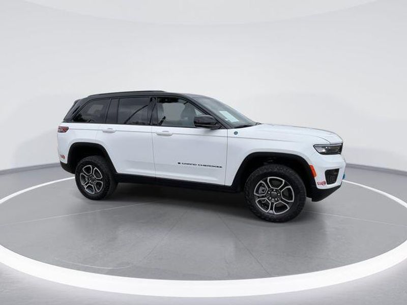 Used 2022 Jeep Grand Cherokee 4xe Trailhawk 4xeImage 9