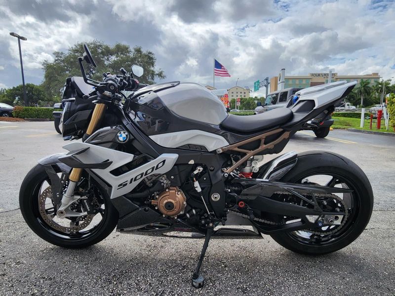 Used 2022 BMW S 1000 R Image 1
