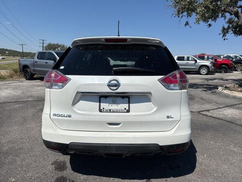 2016 Nissan Rogue SL photo 6