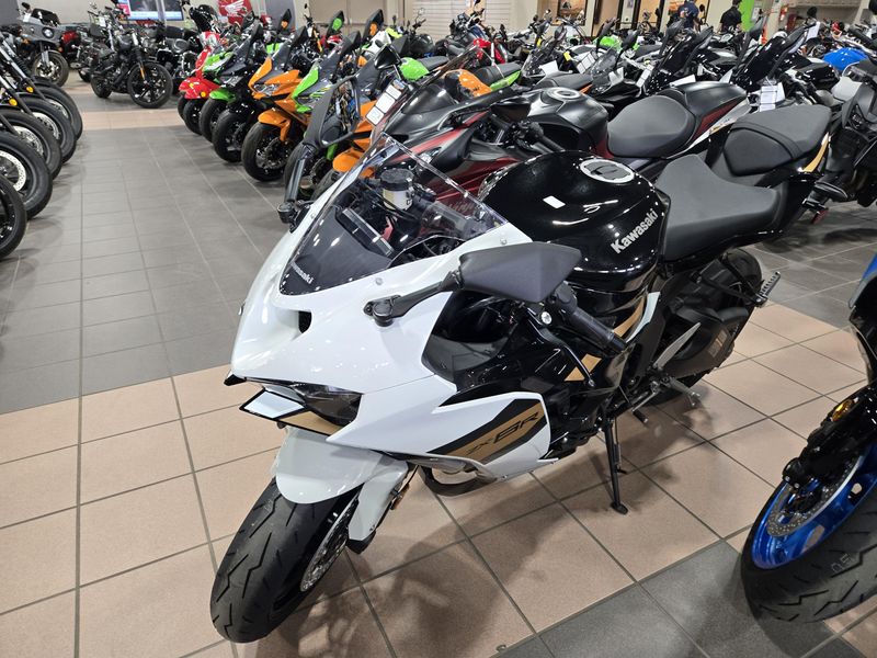 NEW 2026 KAWASAKI NINJA ZX6R Image 3