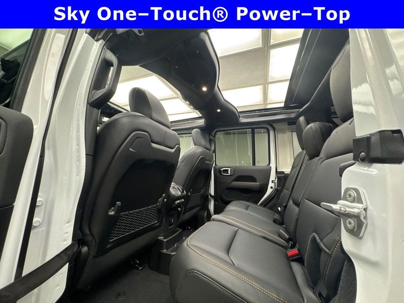 2025 Jeep Wrangler 4-door SaharaImage 20