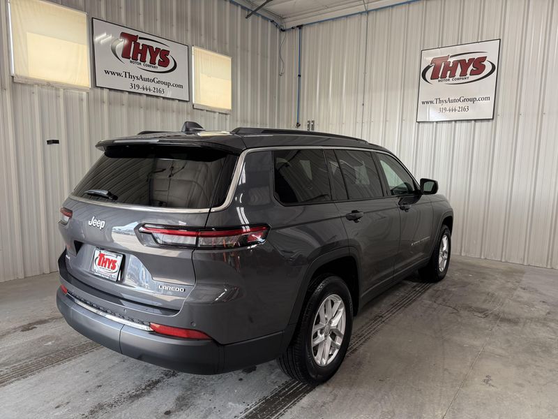 Used 2025 Jeep Grand Cherokee L LaredoImage 3