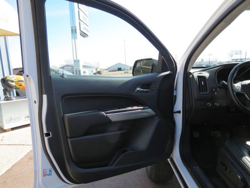2022 Chevrolet Colorado ZR2 4x4 4dr Crew Cab 5 ft. SBImage 16
