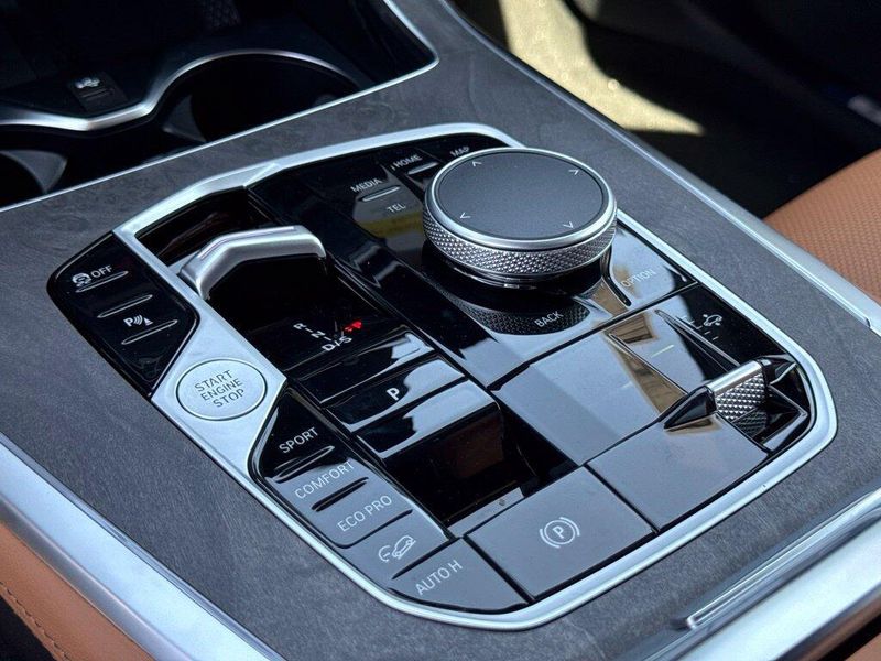 New 2027 BMW X7 xDrive40iImage 24