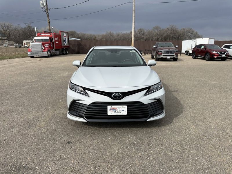 2023 Toyota Camry LEImage 3