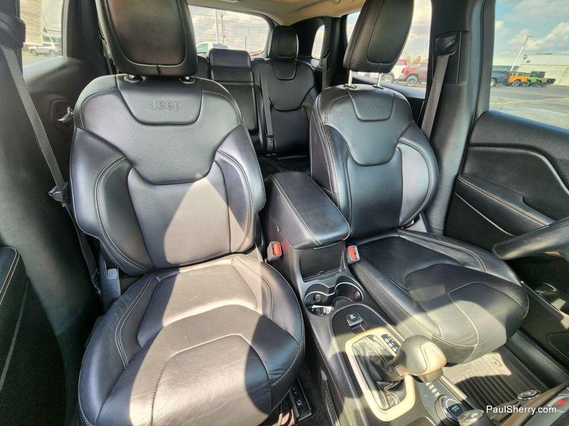 2018 Jeep Cherokee LimitedImage 3