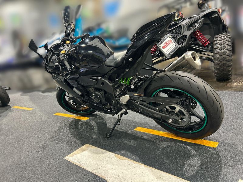 Used 2024 Kawasaki NINJA ZX-4RR Image 17