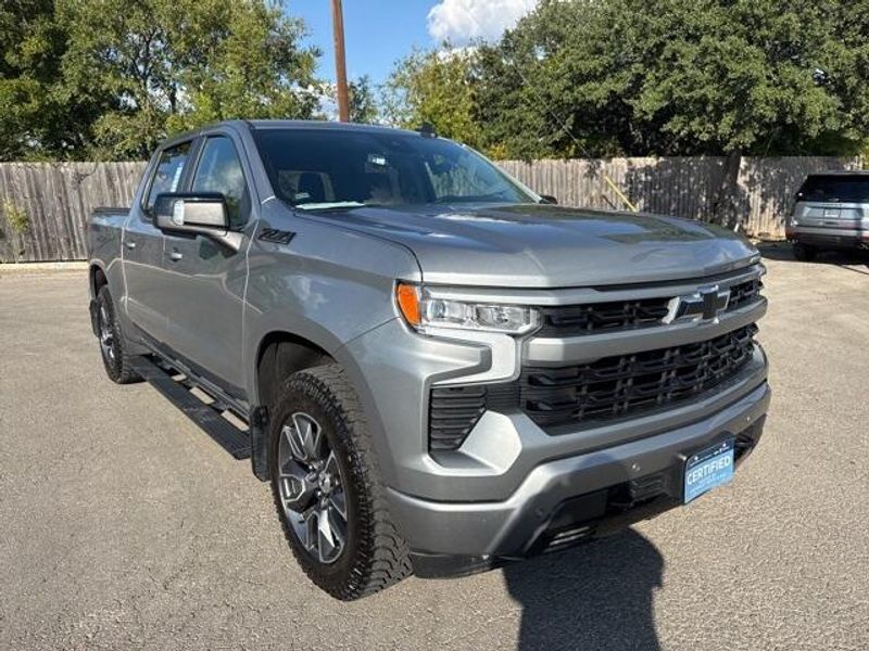 2024 Chevrolet Silverado 1500 RST photo 3