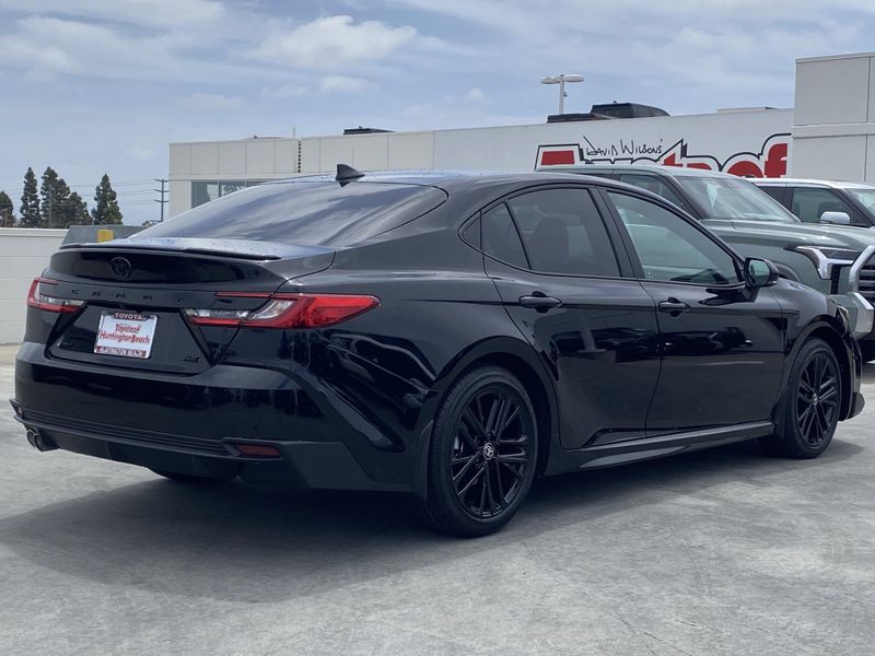 2025 Toyota Camry SEImage 3