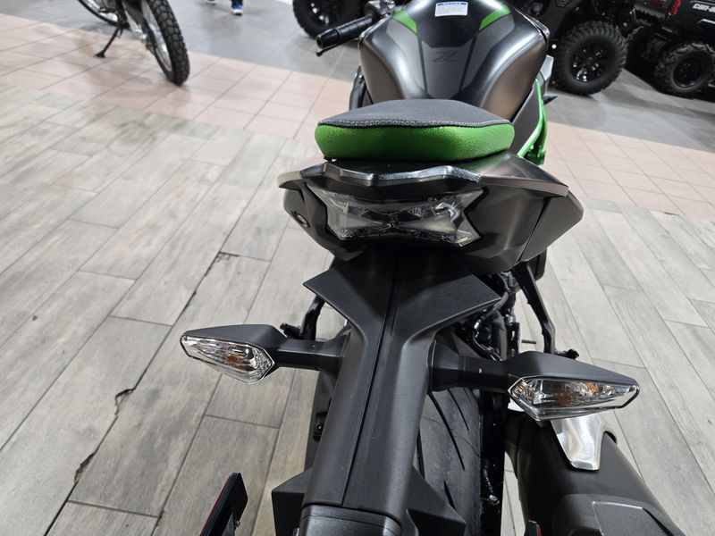 NEW 2026 KAWASAKI Z900 SE ABS Image 17