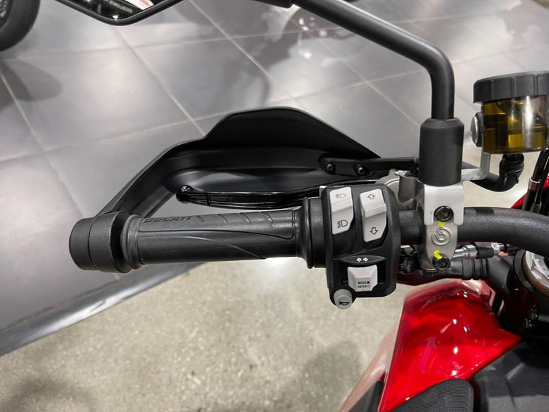 New 2025 Ducati HYPERMOTARD 698 Image 24