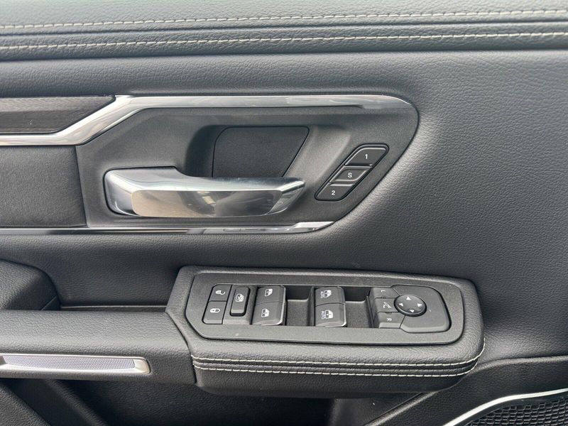 2025 RAM 1500 LaramieImage 16