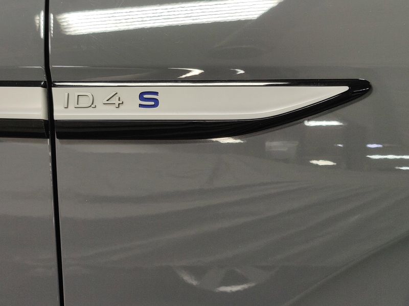 2024 Volkswagen ID.4 S w/Glass RoofImage 6