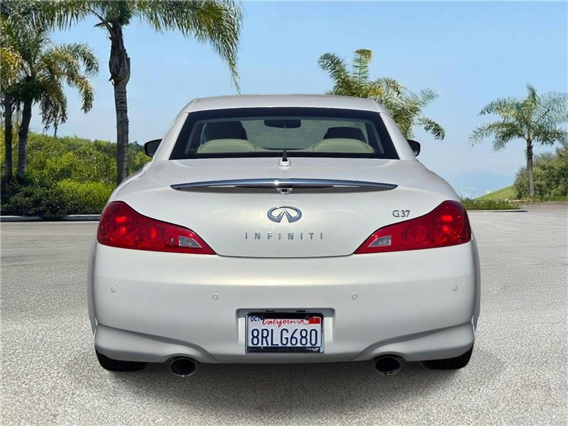 Used 2011 INFINITI G37 2dr Base