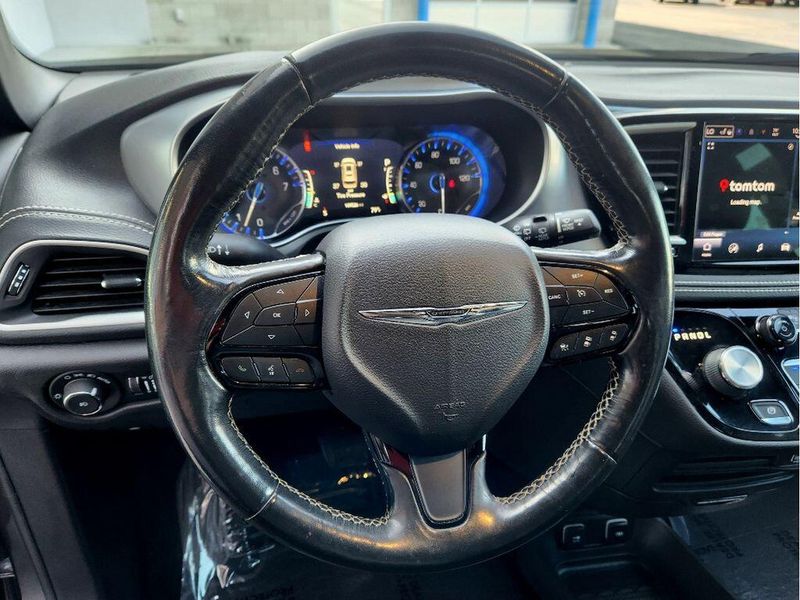 Used 2021 Chrysler Pacifica Touring L S