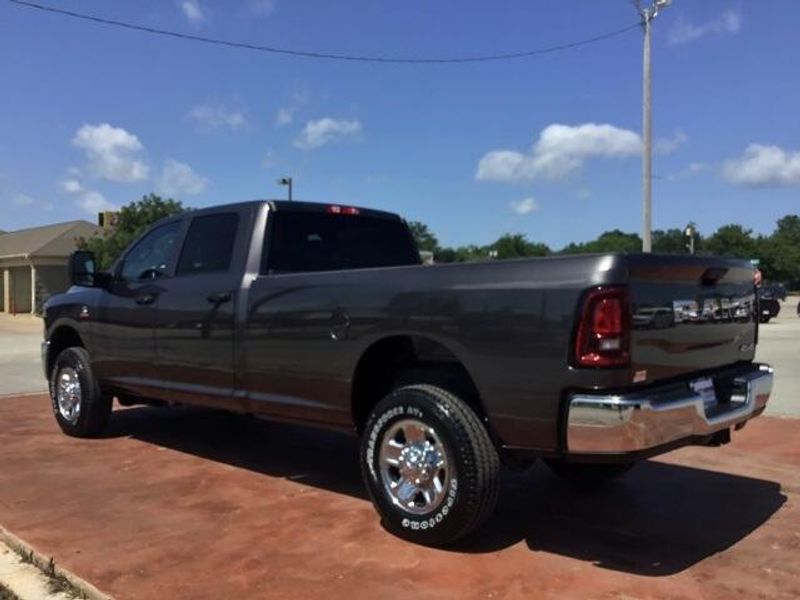 2025 RAM 2500 Tradesman Crew Cab 4x4 8