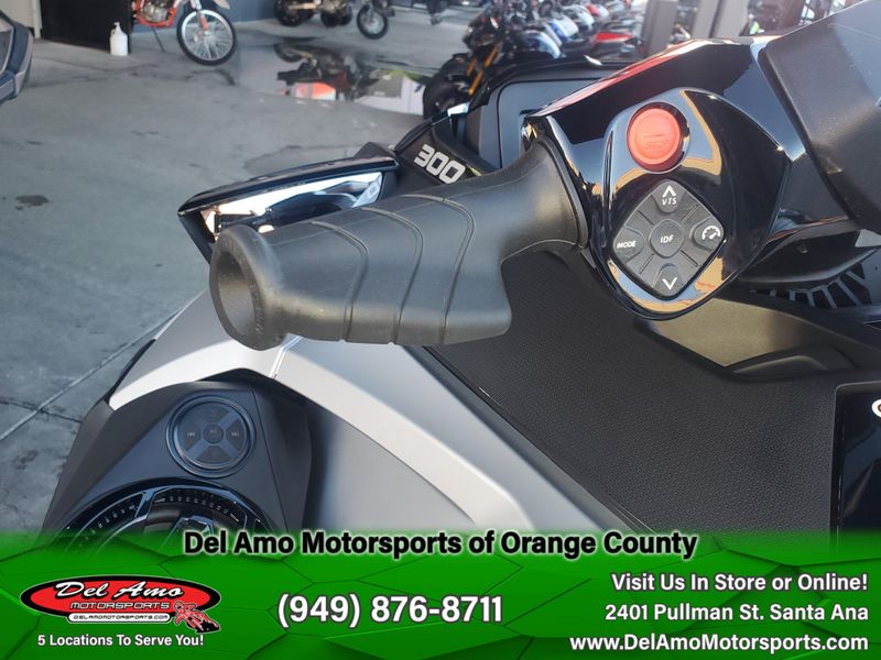 2024 Sea-Doo GTX LIMITED 300 (SOUND SYSTEM) Image 12
