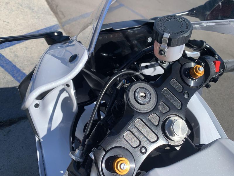 Used 2023 Yamaha YZF-R7 CA Image 20