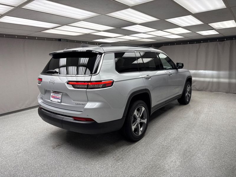 New 2025 Jeep Grand Cherokee L Limited 4x4Image 3