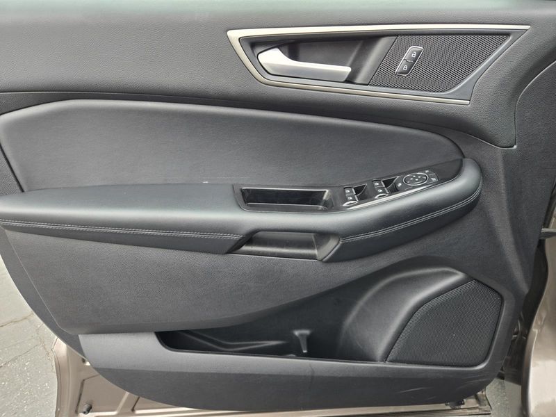 Used 2019 Ford Edge SEL FWD