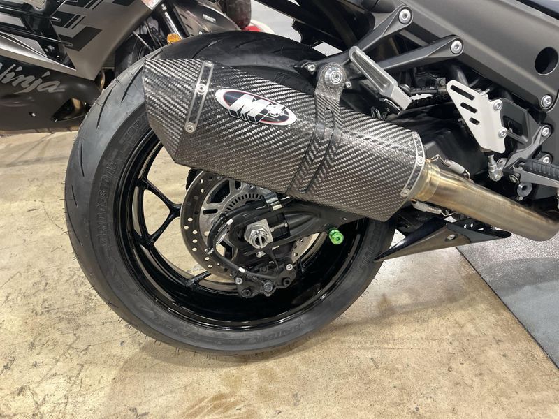 Used 2021 Kawasaki Ninja ZX-14R ABS Image 16