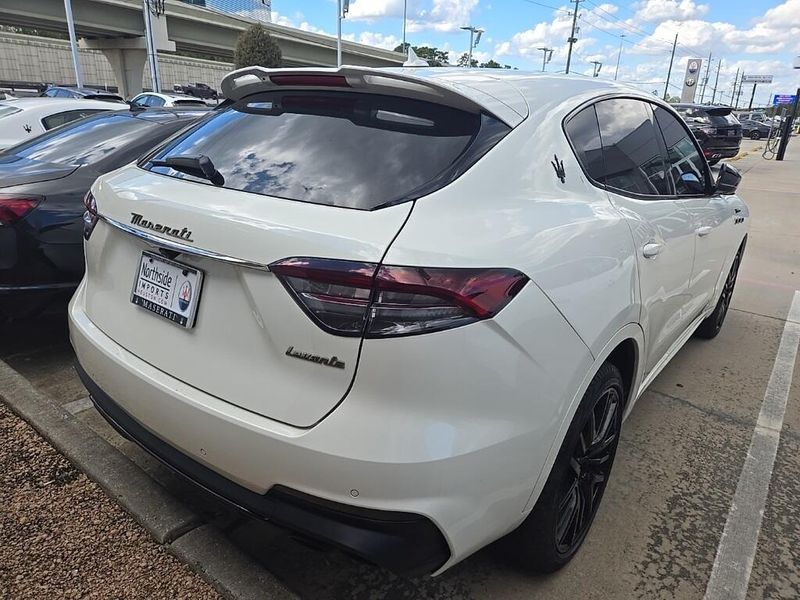 2022 Maserati Levante Modena photo 3