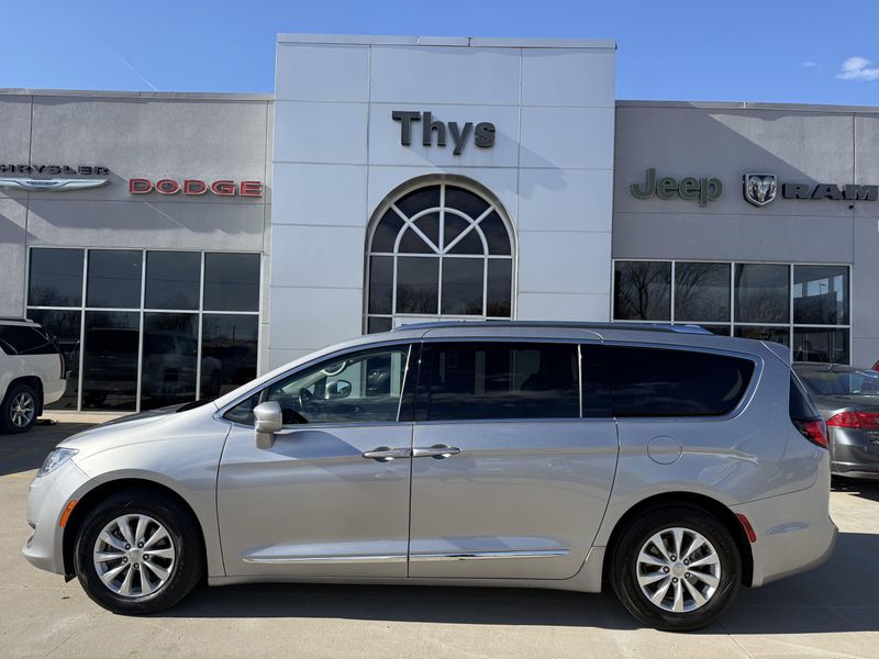 Used 2019 Chrysler Pacifica Touring LImage 37