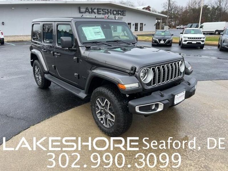 2025 Jeep Wrangler 4-door SaharaImage 1