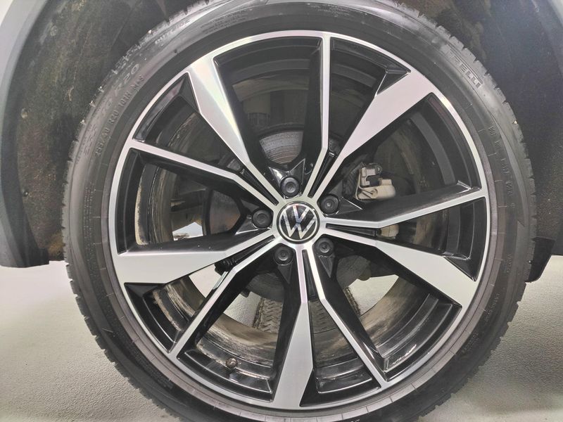 Used 2024 Volkswagen Tiguan AWD SEL R-Line w/Sunroof/NavImage 10