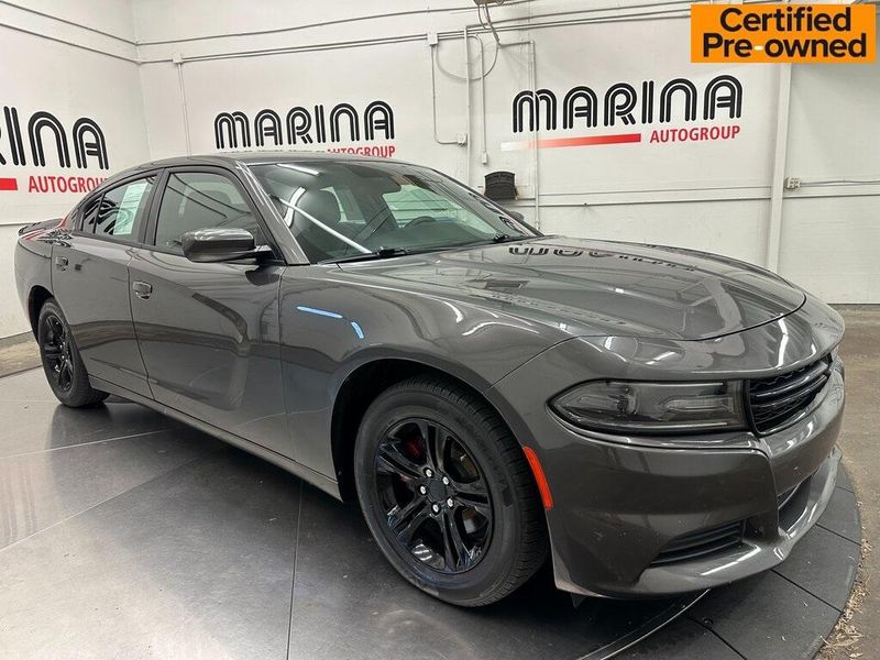 2018 Dodge Charger SXTImage 1