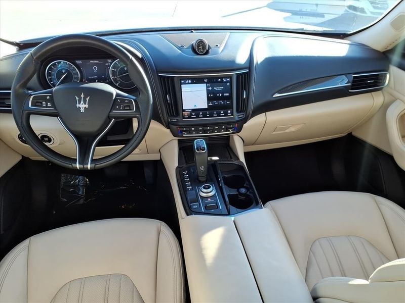 Used 2022 Maserati Levante ModenaImage 11