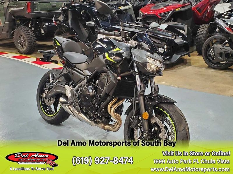 2024 Kawasaki ER650PRFNL-GY2  in a METALLIC MATTE DARK GRAY/METALLIC SPARK BLACK exterior color. Del Amo Motorsports of South Bay (619) 547-1937 delamomotorsports.com 