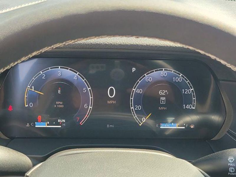 New 2026 Jeep Grand Cherokee Laredo Altitude 4x4