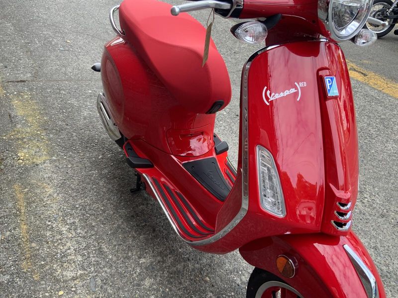 New 2027 Vespa PRIMAVERA 150 RED 