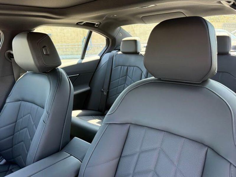 New 2026 BMW 5 Series 530iImage 18