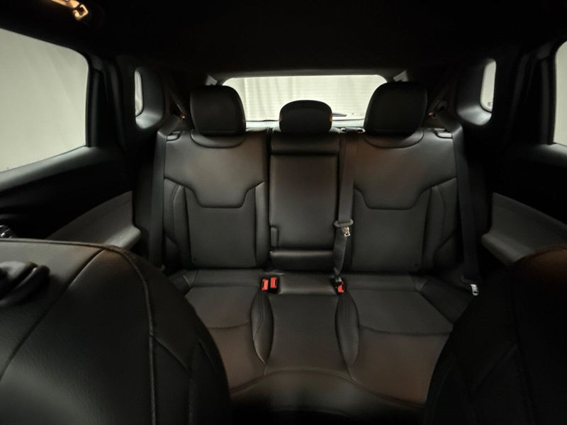 New 2025 Jeep Compass Latitude 4x4Image 14