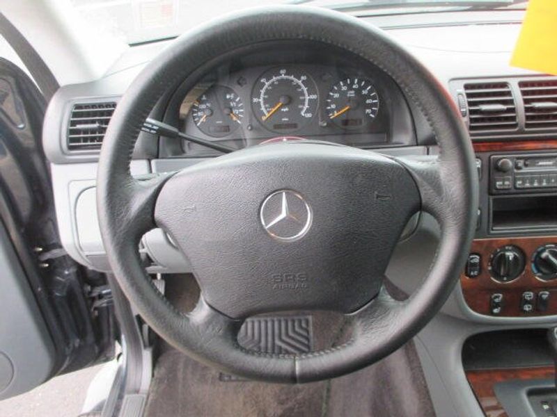 1999 Mercedes-Benz ML 320 Image 17