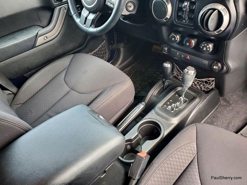 2013 Jeep Wrangler Unlimited SportImage 18