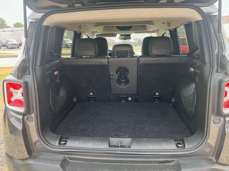 Used 2016 Jeep Renegade Image 8