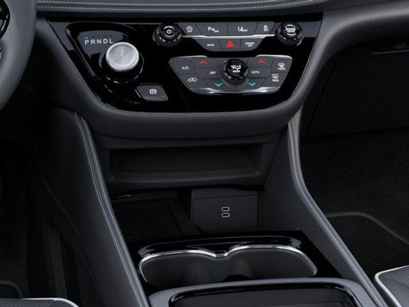 New 2027 Chrysler Pacifica LimitedImage 24