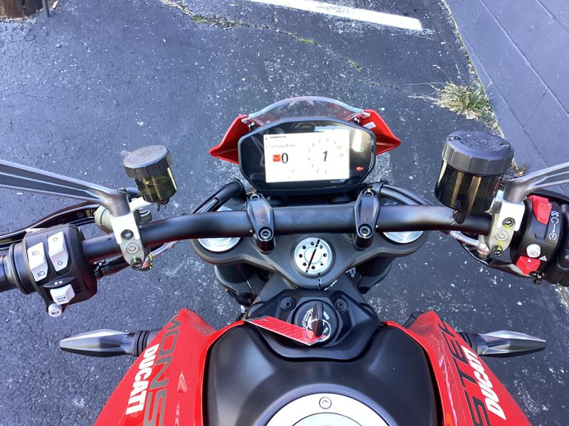 2025 Ducati MONSTER 937 