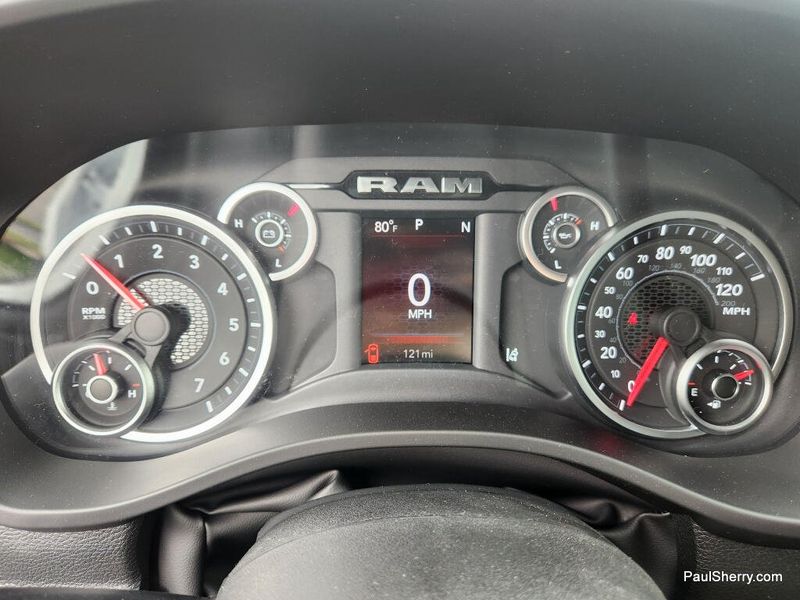 New 2026 RAM 1500 Express Crew Cab 4x4 5'7' Box