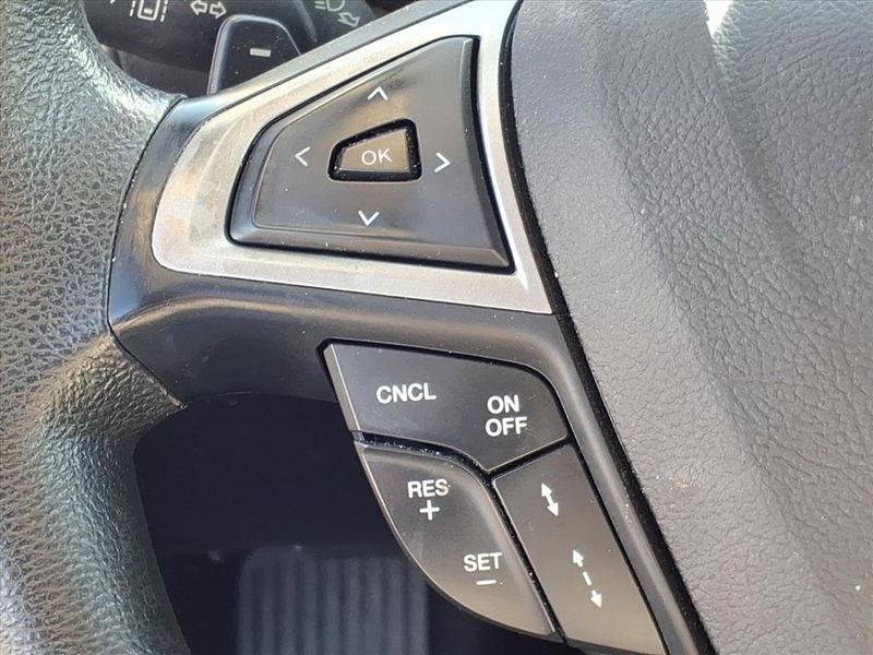 Used 2019 Ford Fusion SEImage 16