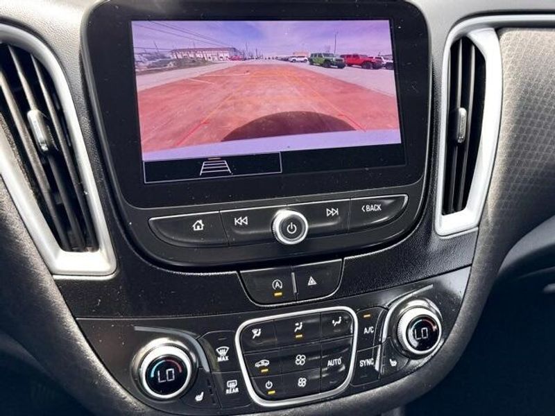 Used 2023 Chevrolet Malibu LTImage 13