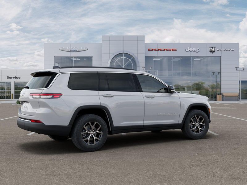 New 2025 Jeep Grand Cherokee L Limited 4x4Image 18