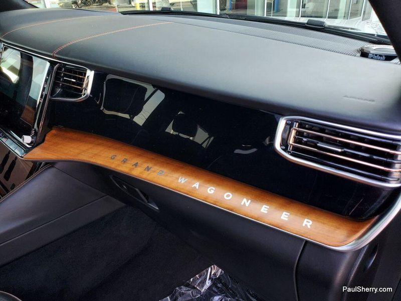 2024 Jeep Grand Wagoneer L III photo 46