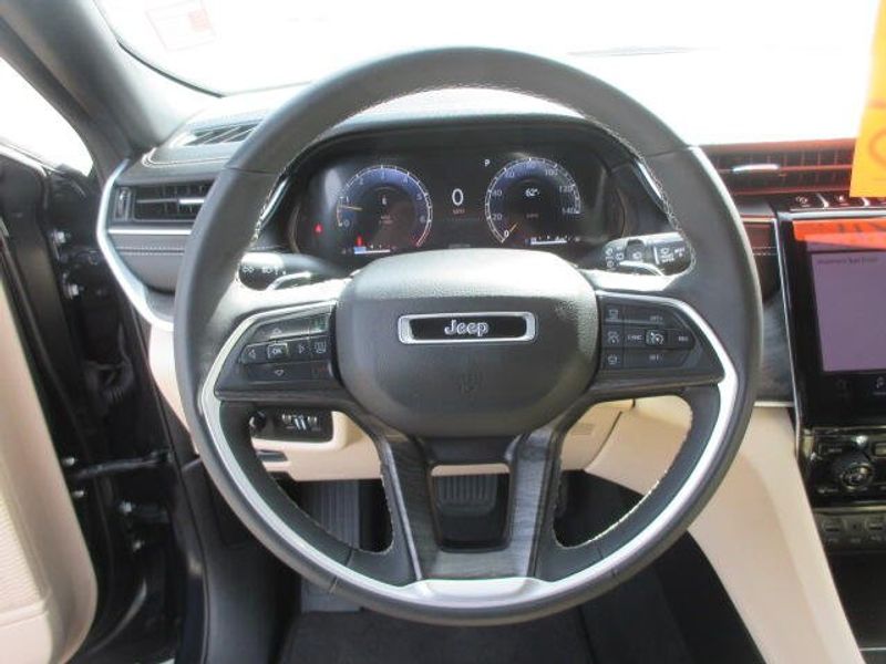 Used 2024 Jeep Grand Cherokee LimitedImage 19