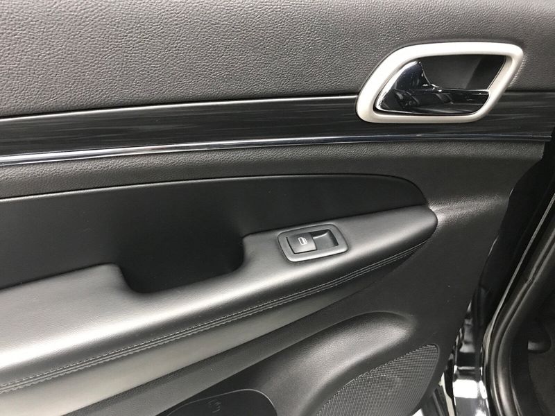 Used 2020 Jeep Grand Cherokee LimitedImage 14
